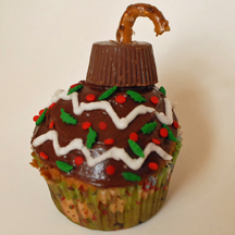 Christmas ornament cupcake