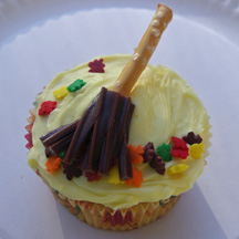 Raking leaves cupcake