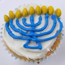 M&M menorah cupcake