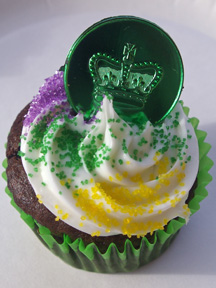 Mardi Gras cupcake